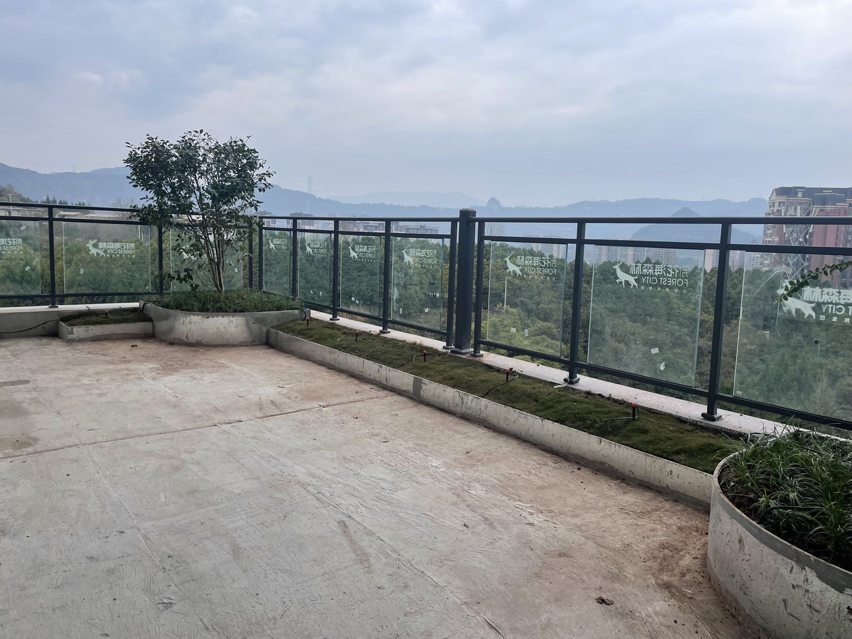 花海森林，3室2厅2卫，91.92㎡，毛坯，售价48万 二手房