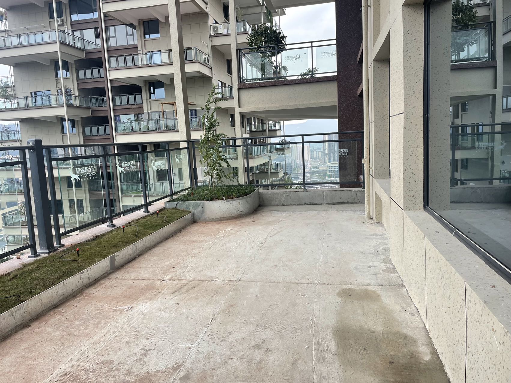 花海森林，3室2厅2卫，91.92㎡，毛坯，售价48万 二手房