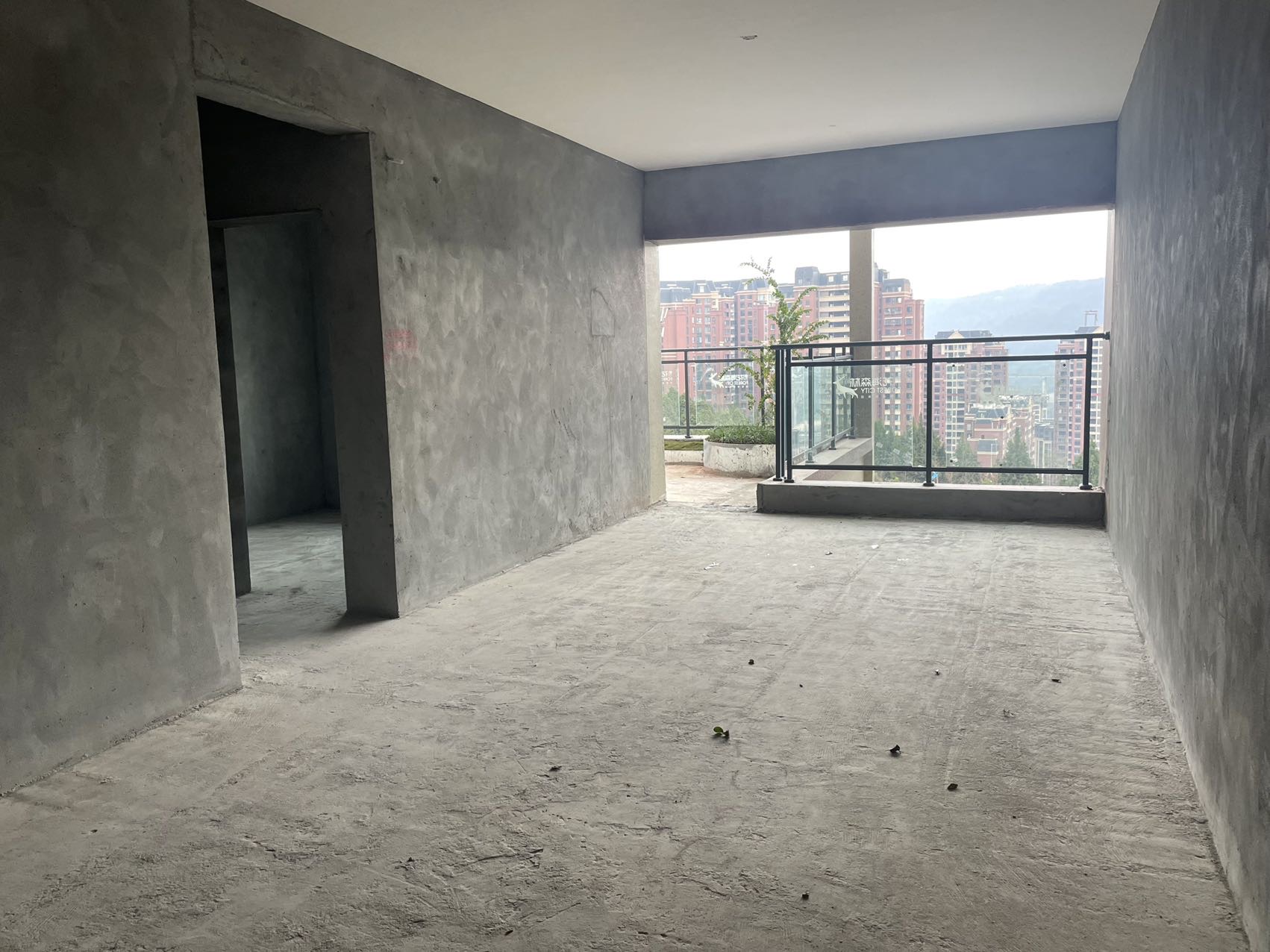 花海森林，3室2厅2卫，91.92㎡，毛坯，售价48万 二手房