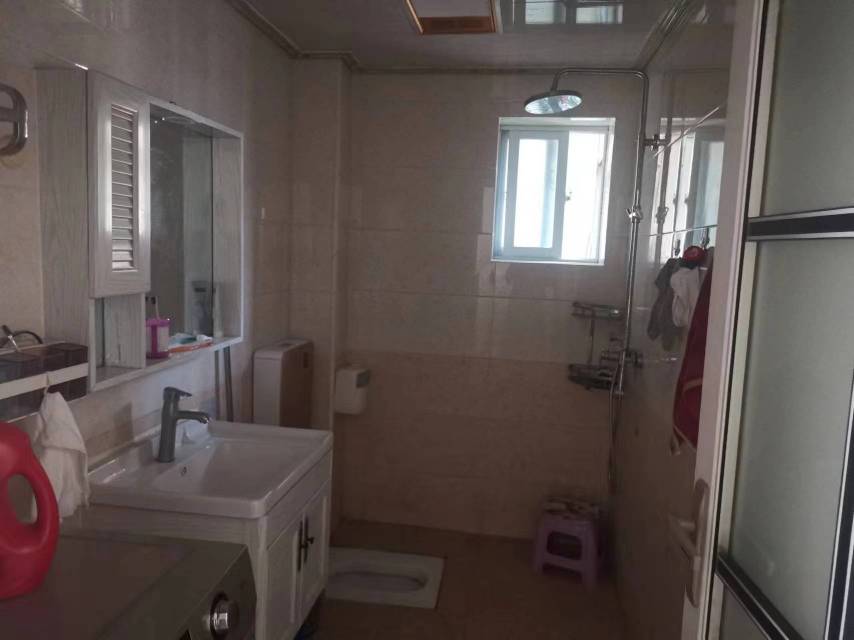 乐湾御府，2室2厅2卫，101㎡，普装，租金13000元/年 租房