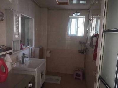 乐湾御府，2室2厅2卫，101㎡，普装，租金13000元/年