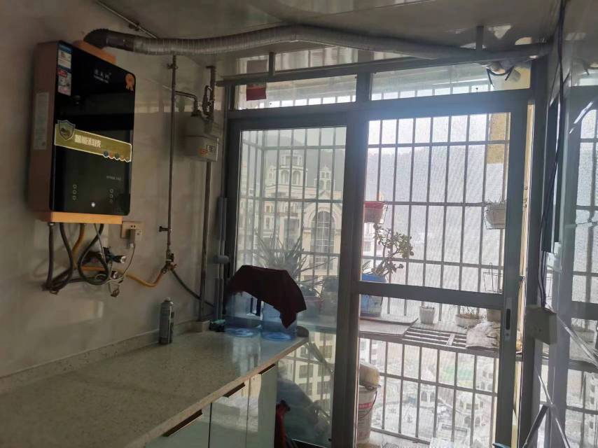 乐湾御府，2室2厅2卫，101㎡，普装，租金13000元/年 租房