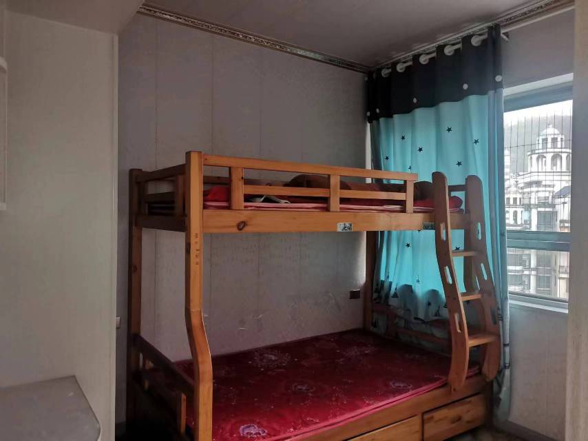 乐湾御府，2室2厅2卫，101㎡，普装，租金13000元/年 租房