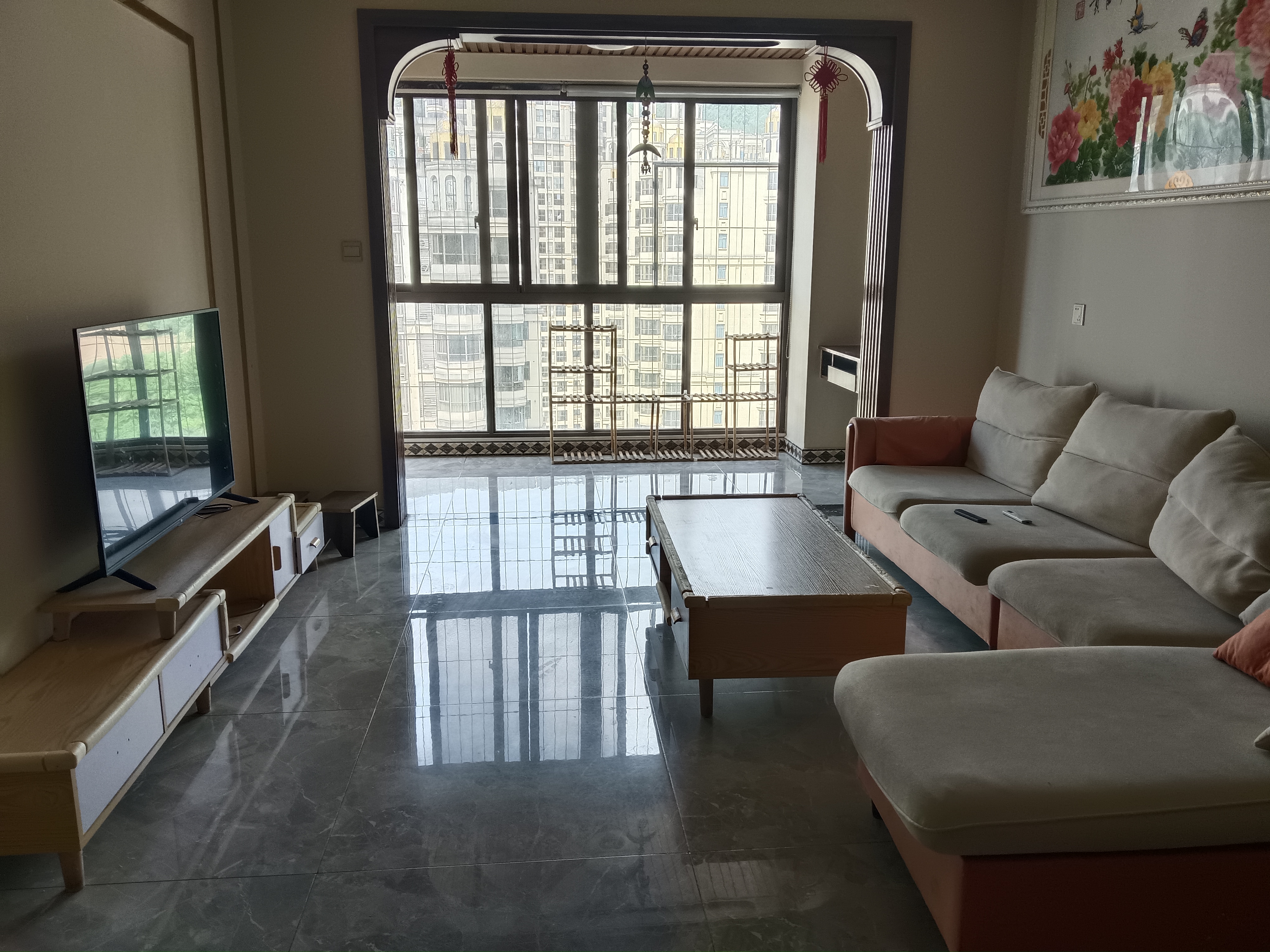 乐湾御府，3室2厅1卫，93㎡，简装，租金14000元/年 租房