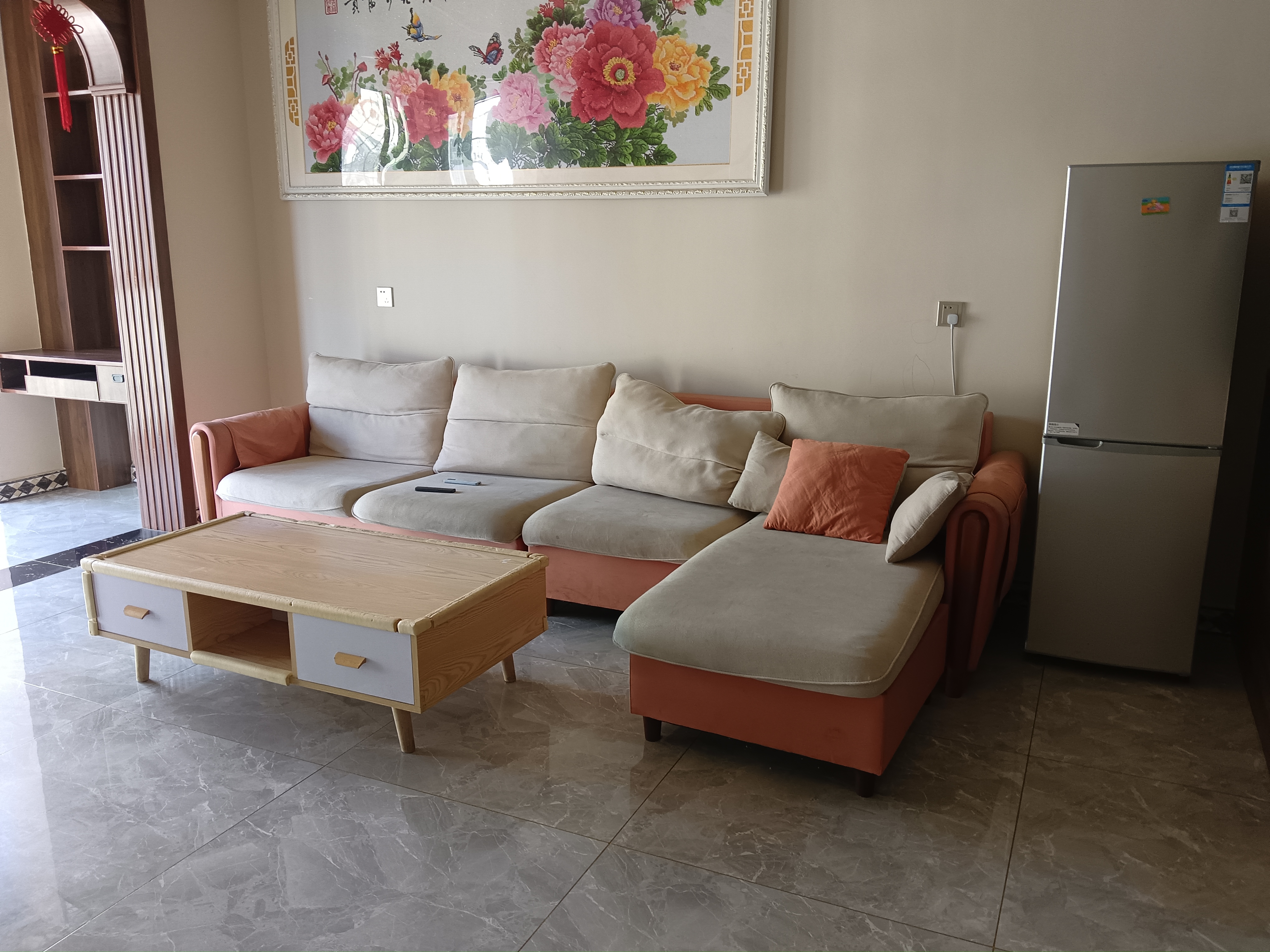 乐湾御府，3室2厅1卫，93㎡，简装，租金14000元/年 租房