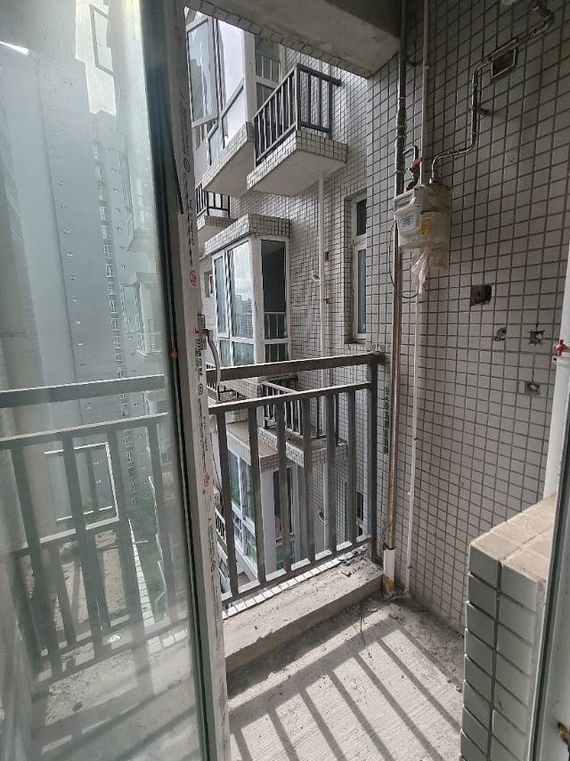 文锦苑，3室2厅2卫，103.00㎡，毛坯，售价28.00万 二手房