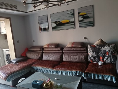 优筑 . 欧洲城，3室2厅2卫，98㎡，租金12000元/年