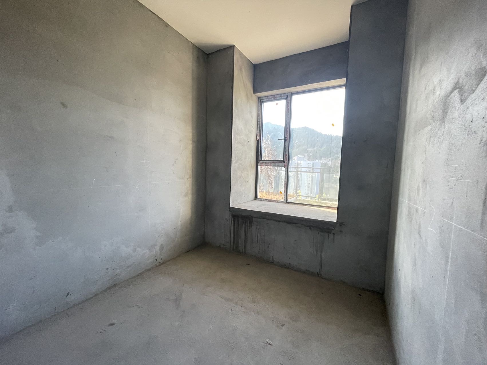 花海森林，4室2厅2卫，118㎡，售价60万 二手房