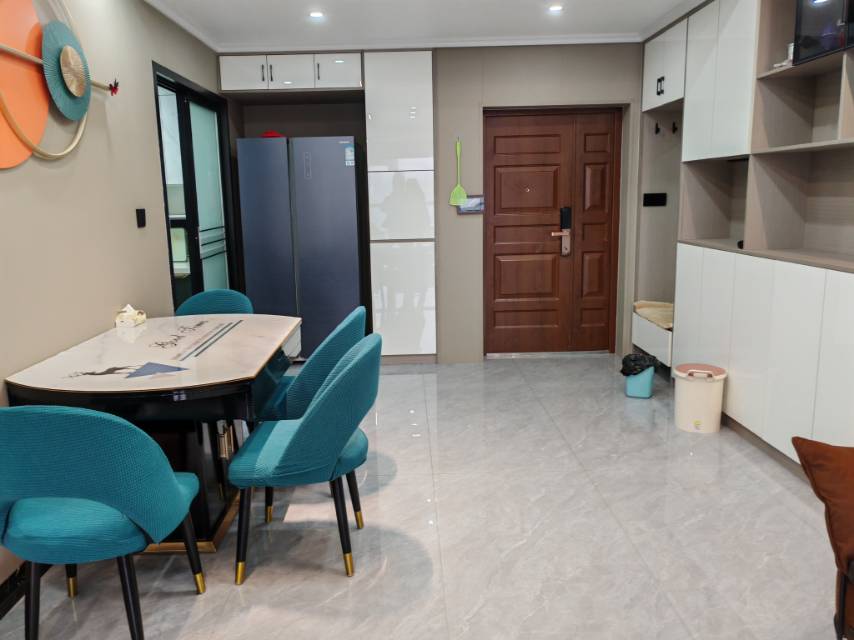 花海森林，3室2厅2卫，92㎡，精装，售价72万 二手房