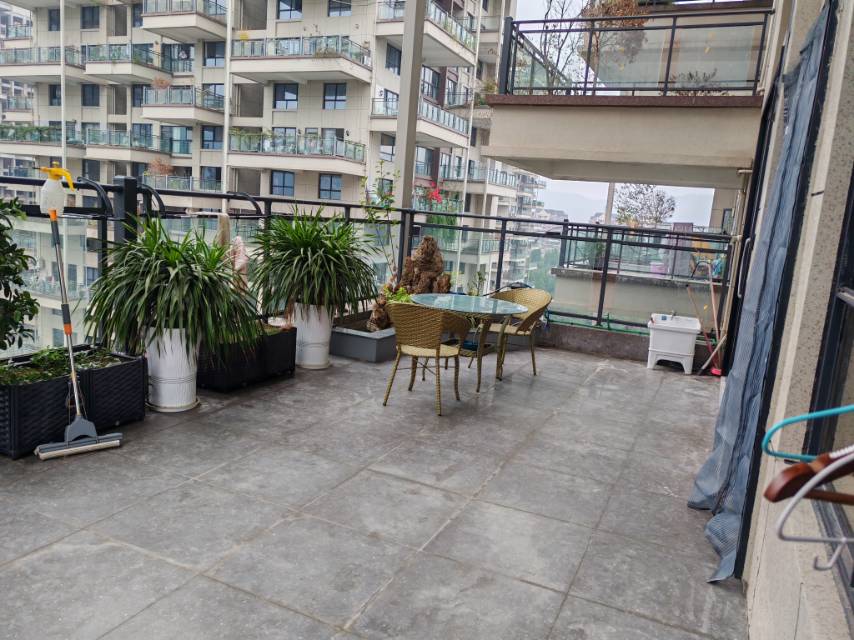 花海森林，3室2厅2卫，92㎡，精装，售价72万 二手房