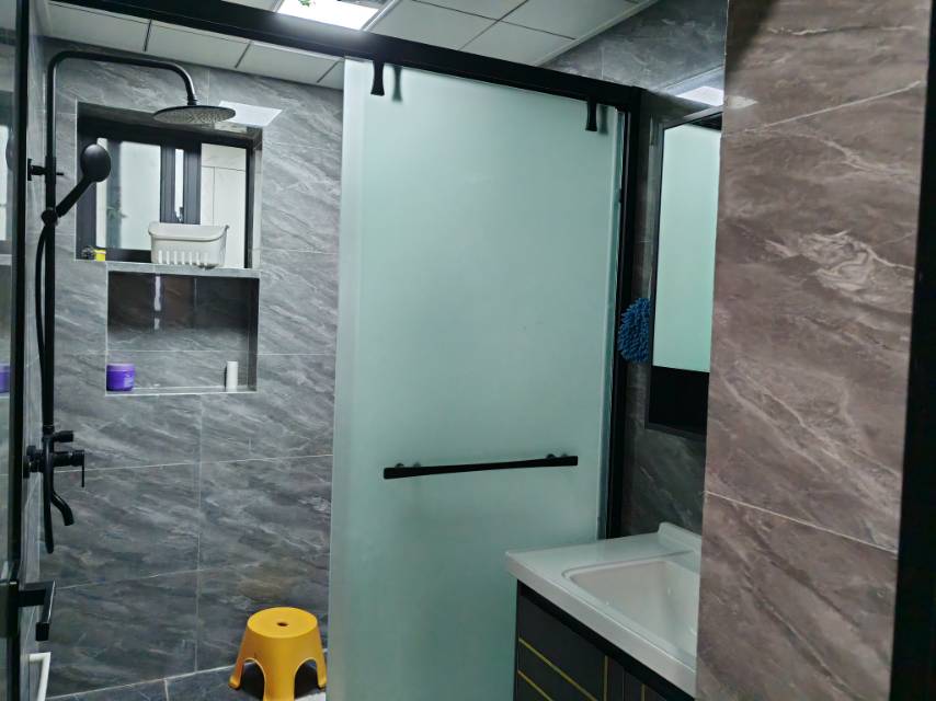 花海森林，3室2厅2卫，92㎡，精装，售价72万 二手房