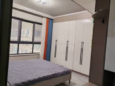 花海森林，3室2厅2卫，92㎡，精装，售价72万