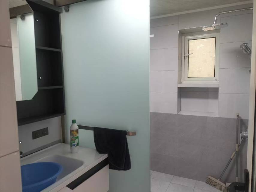 乐湾御府，3室2厅2卫，97㎡，租金16000元/年 租房