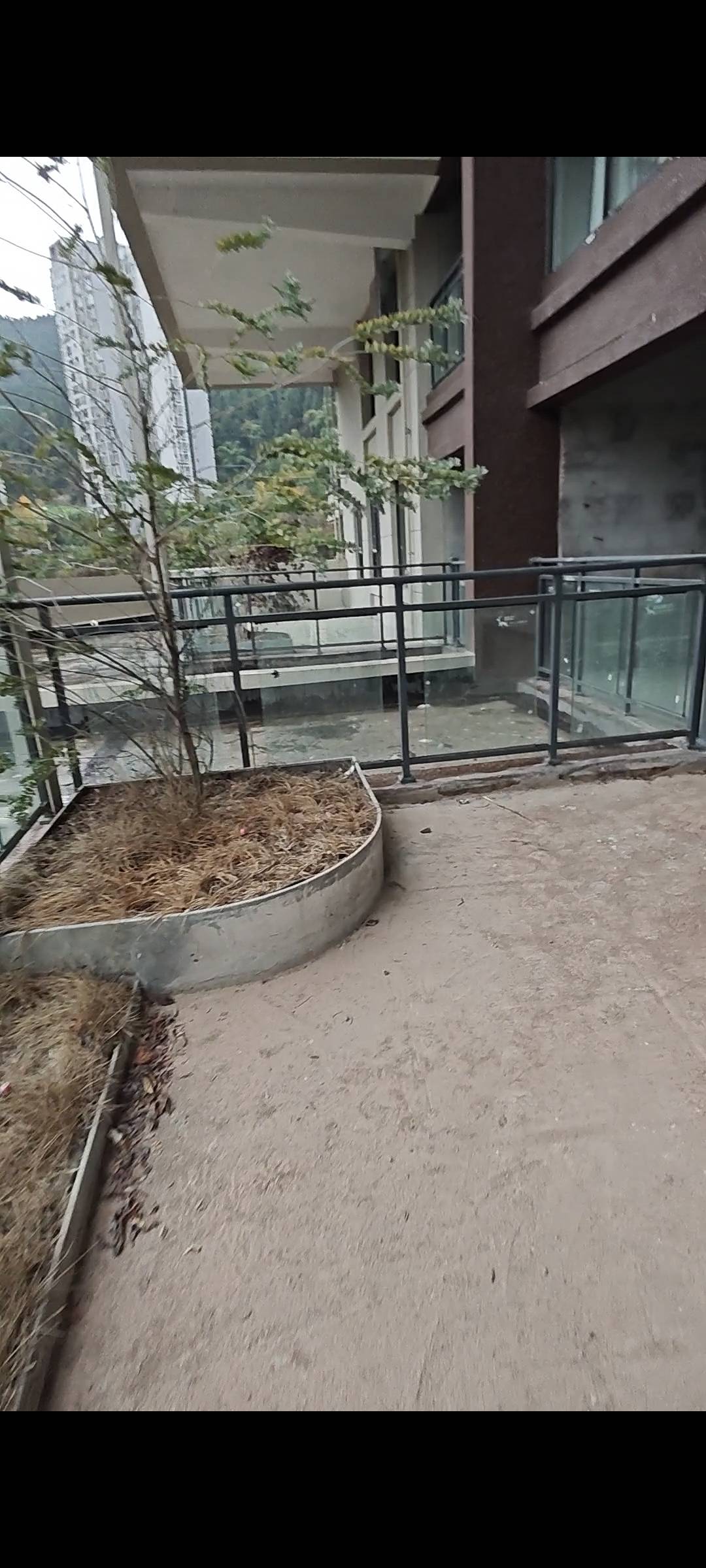 花海森林，4室2厅2卫，115㎡，毛坯，售价62万 二手房