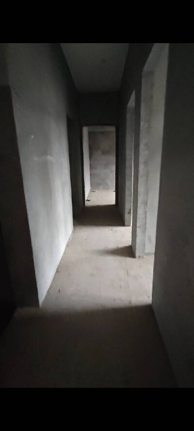 花海森林，4室2厅2卫，115㎡，毛坯，售价62万