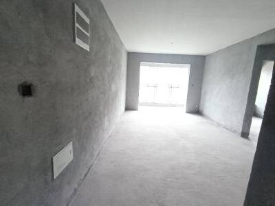 西锦苑，3室2厅2卫，102㎡，售价32万