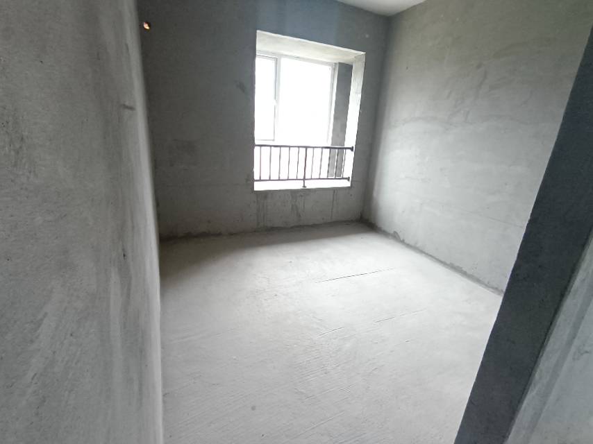 西锦苑，3室2厅2卫，102㎡，售价32万 二手房