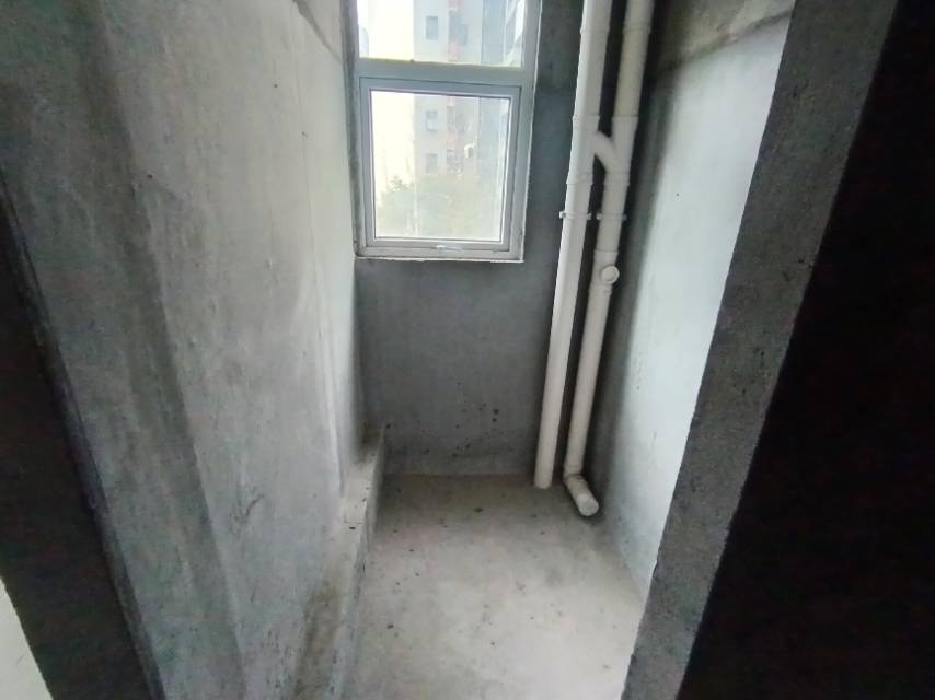 西锦苑，3室2厅2卫，102㎡，售价32万 二手房