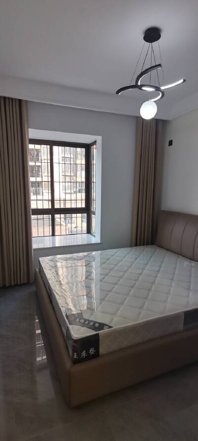 江南尚城一期，精装带生活阳台。