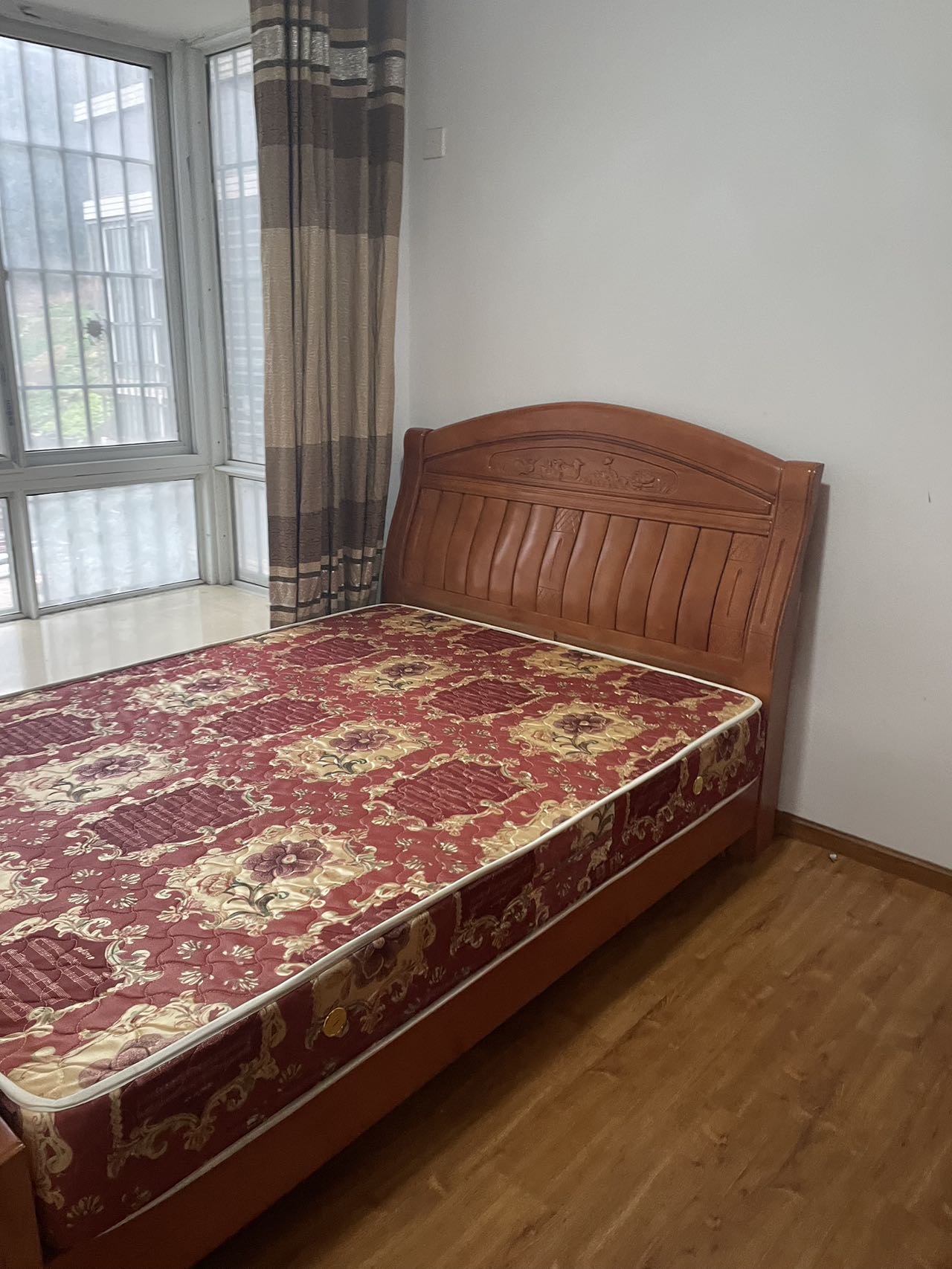 西锦苑，3室2厅1卫，95㎡，售价36万 二手房