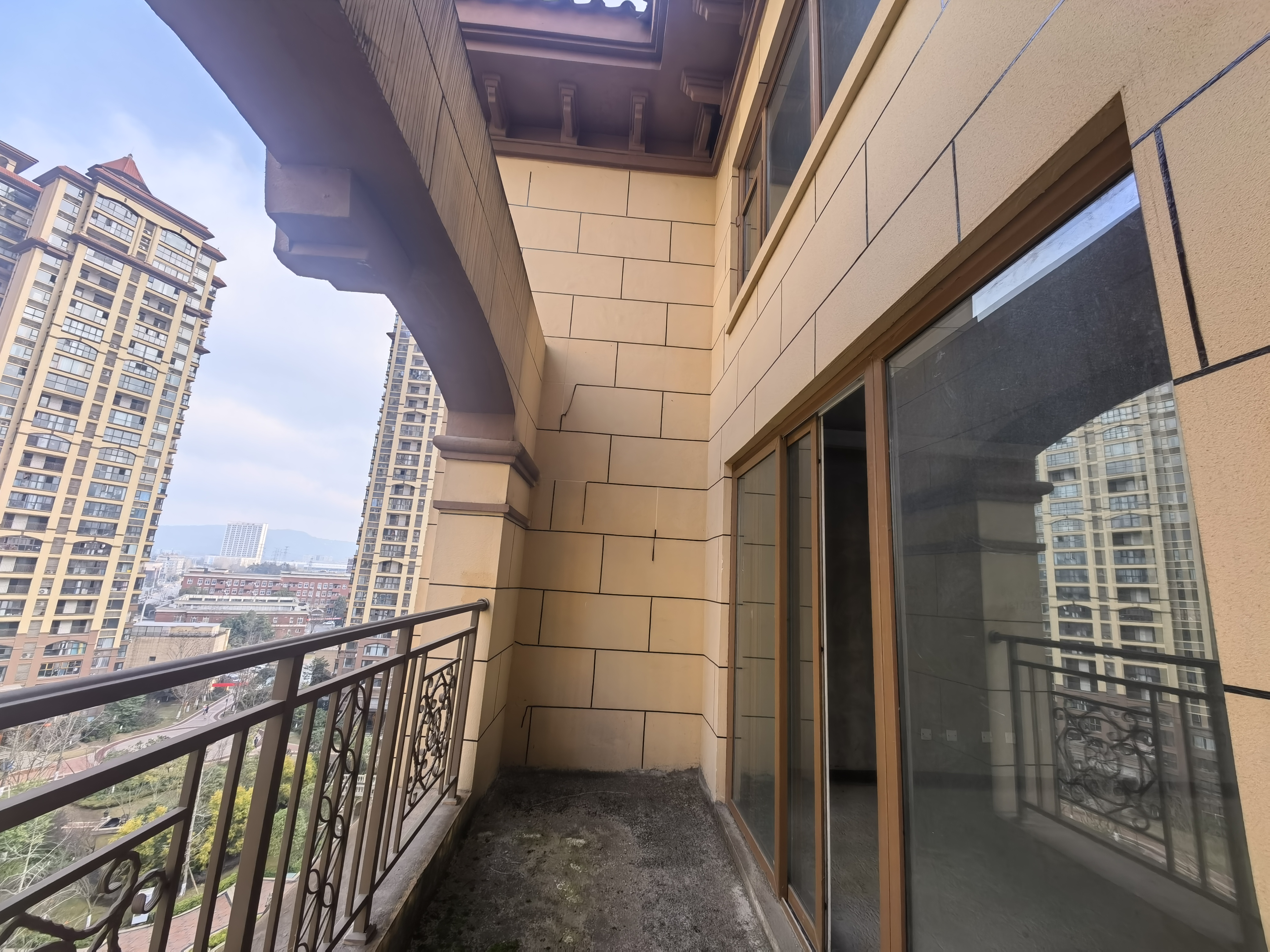 优筑 . 欧洲城，4室2厅2卫，177.84㎡，售价83.80万 二手房