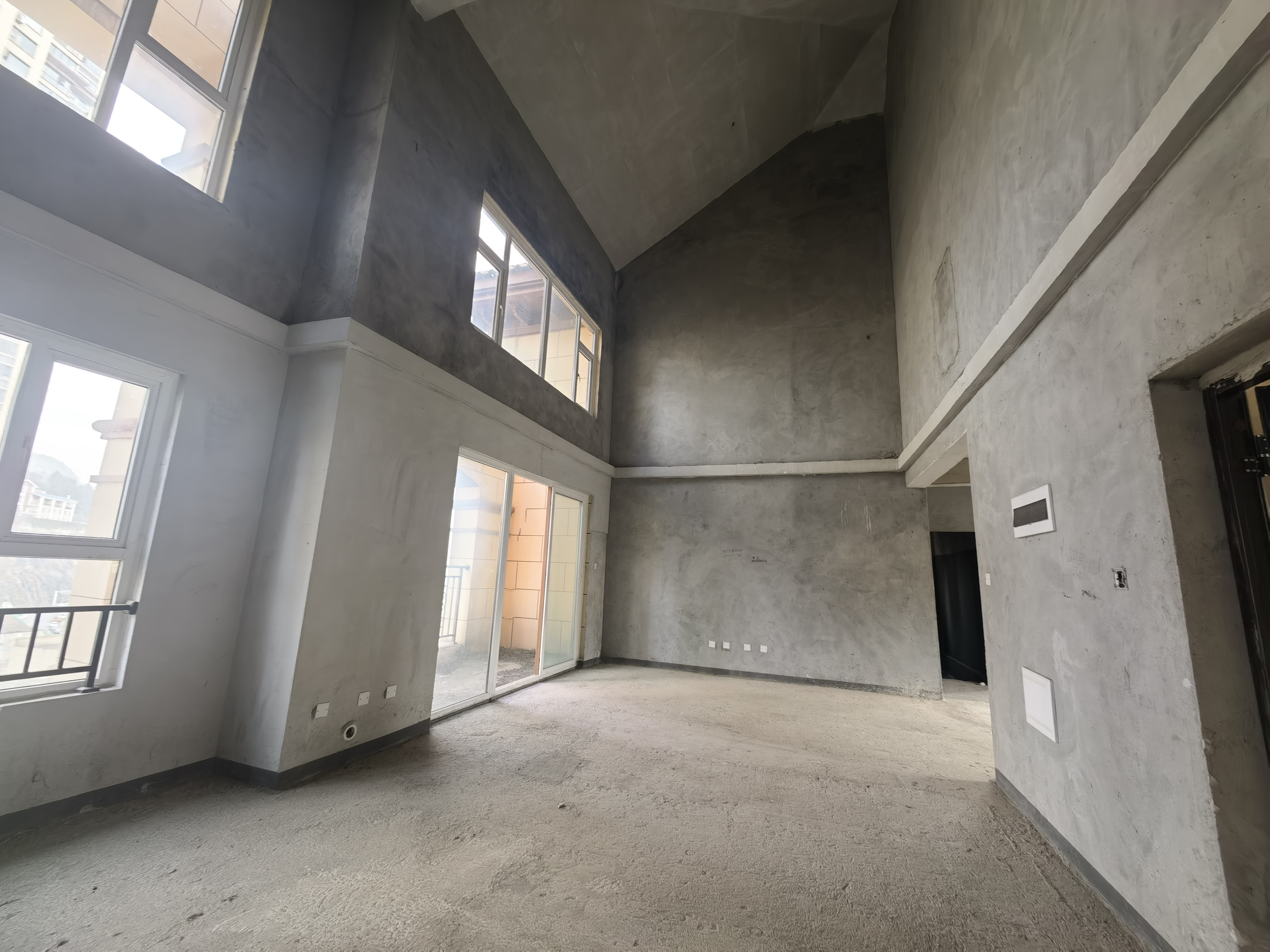 优筑 . 欧洲城，4室2厅2卫，177.84㎡，售价83.80万 二手房