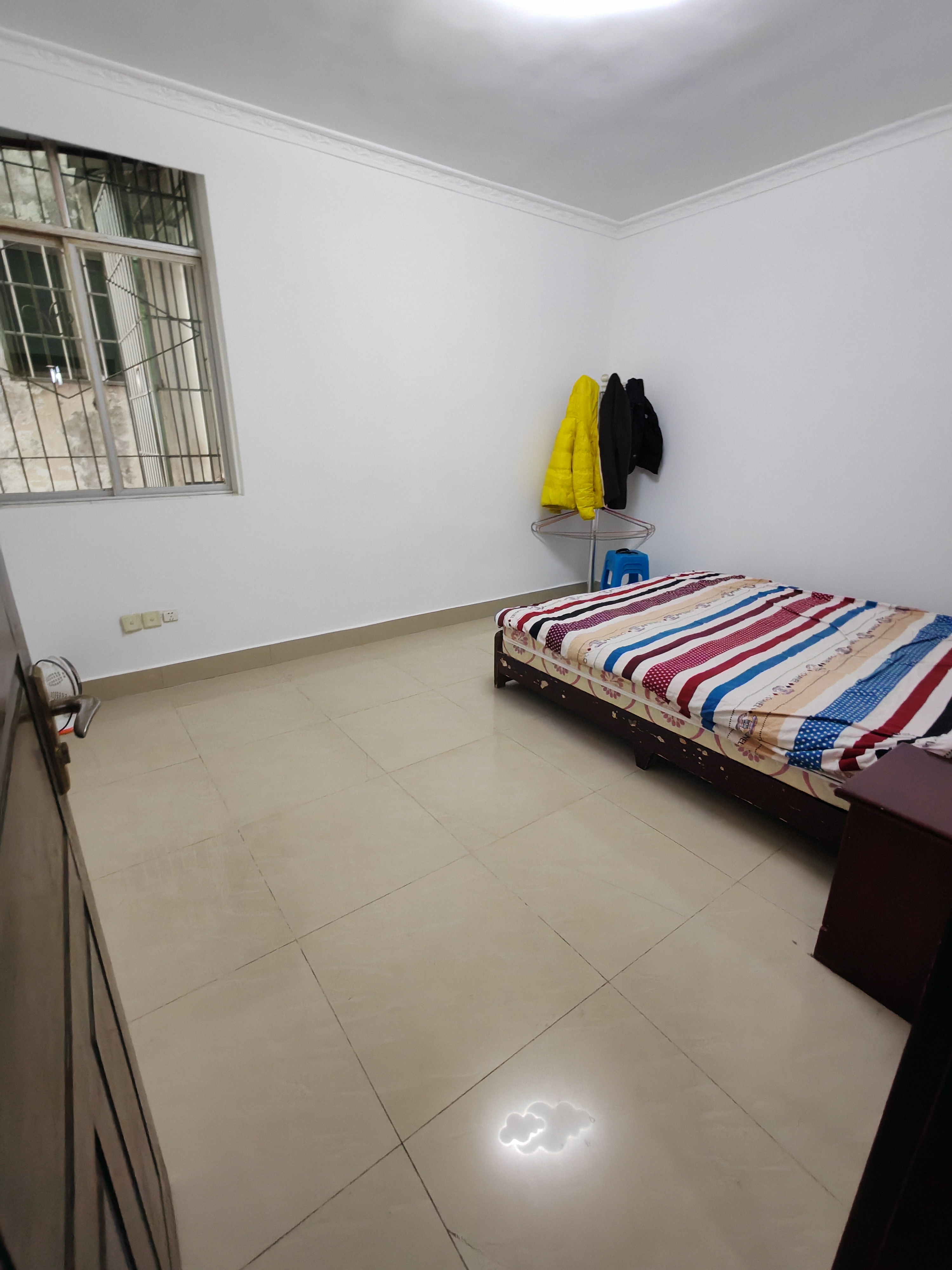 柳津桥西津苑小区，3室2厅2卫，125.00㎡，售价35.00万 二手房