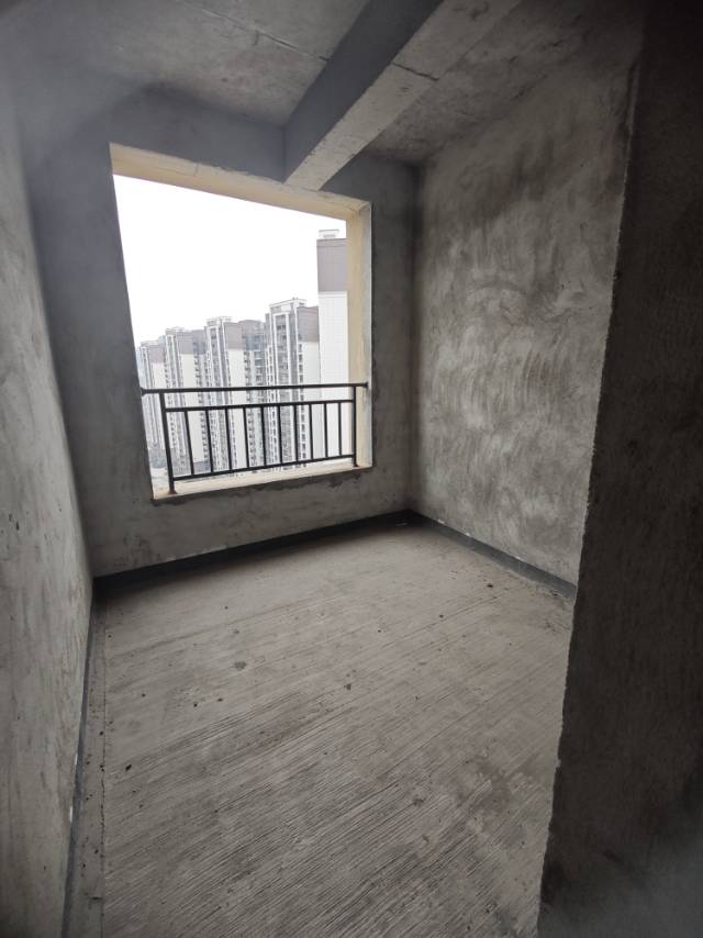 置信城B区，3室2厅2卫，90.32㎡，毛坯，售价35万 二手房