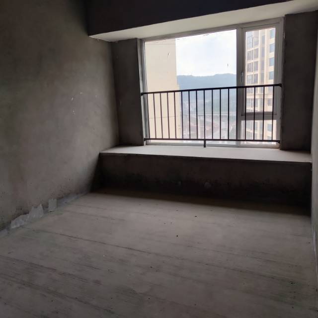 乐湾御府，3室2厅2卫，96㎡，售价31万 二手房