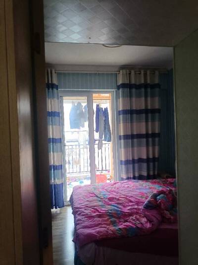 置信城一期，4室2厅2卫，138㎡，售价65万