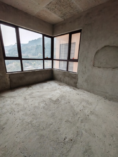 兴合 . 半山逸城二期，3室2厅2卫，117㎡，售价58万