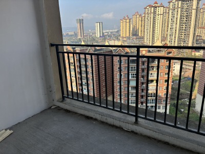 置信城B区，4室2厅2卫，129㎡，毛坯，售价45万