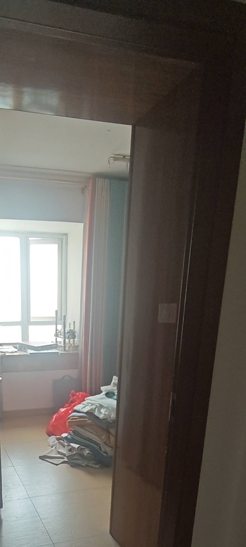 中交.王府景，4室2厅1卫，96.14.00㎡，售价70.00万 二手房