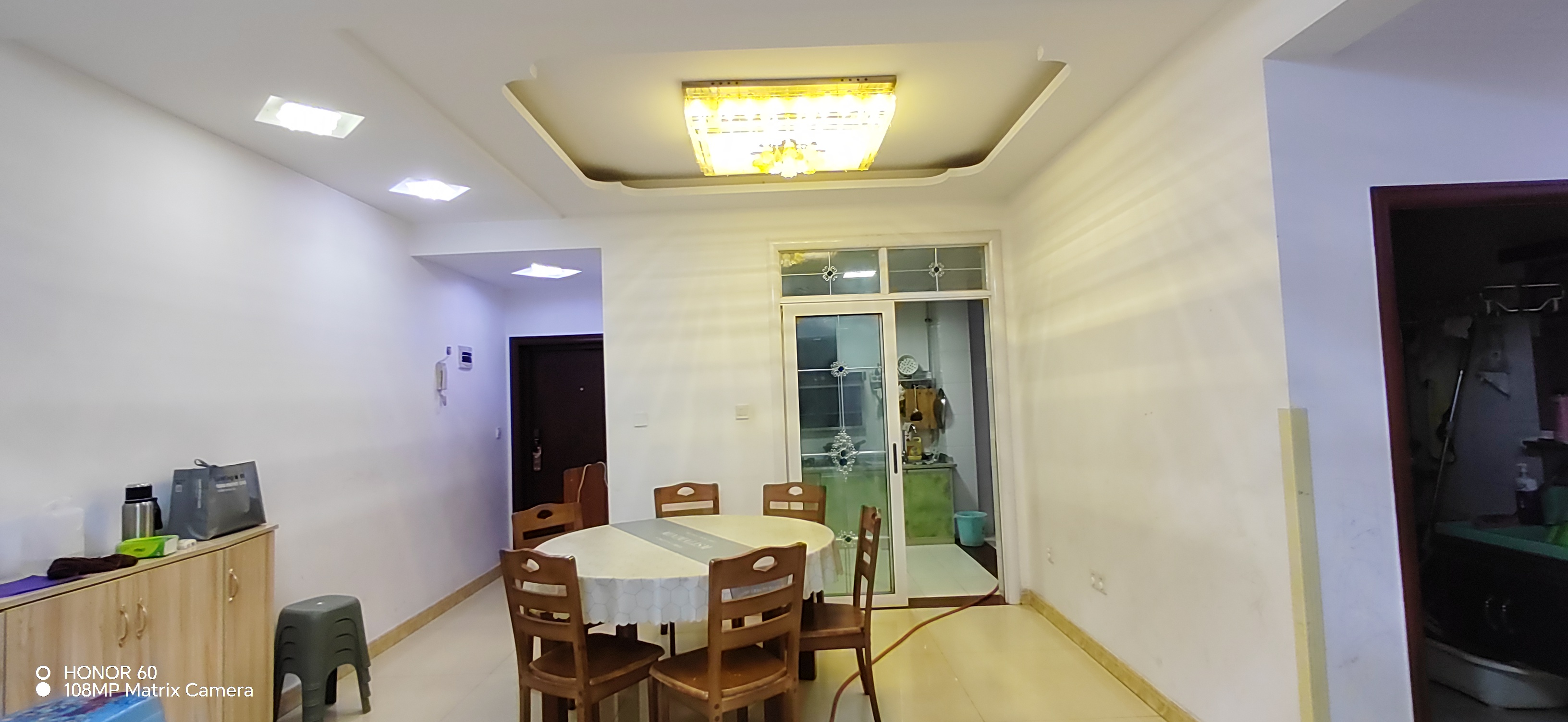 江南尚城一期，3室2厅2卫，118㎡，售价65万 二手房