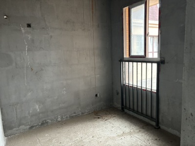 华兴  .  逸境新城A，3室2厅2卫，108㎡，毛坯，售价30万